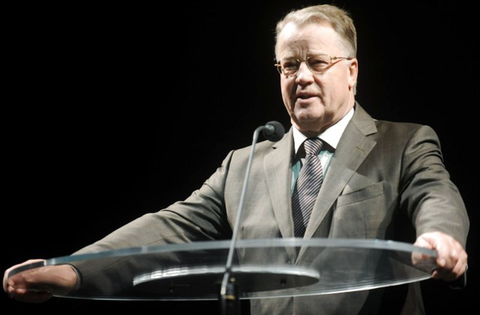 Guntis Ulmanis Latvijai attiecības ar Krieviju jāveido stratēģiski, ne