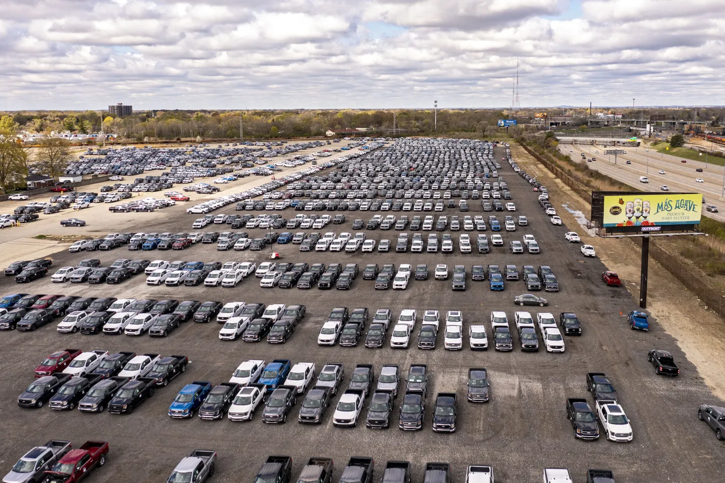 Uued kuid kiipideta Ford F-150 pikapid Detroitis maantee veeres käesoleva aasta 17. aprillil.