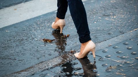 Pirmdiena vietām atnesīs lietu