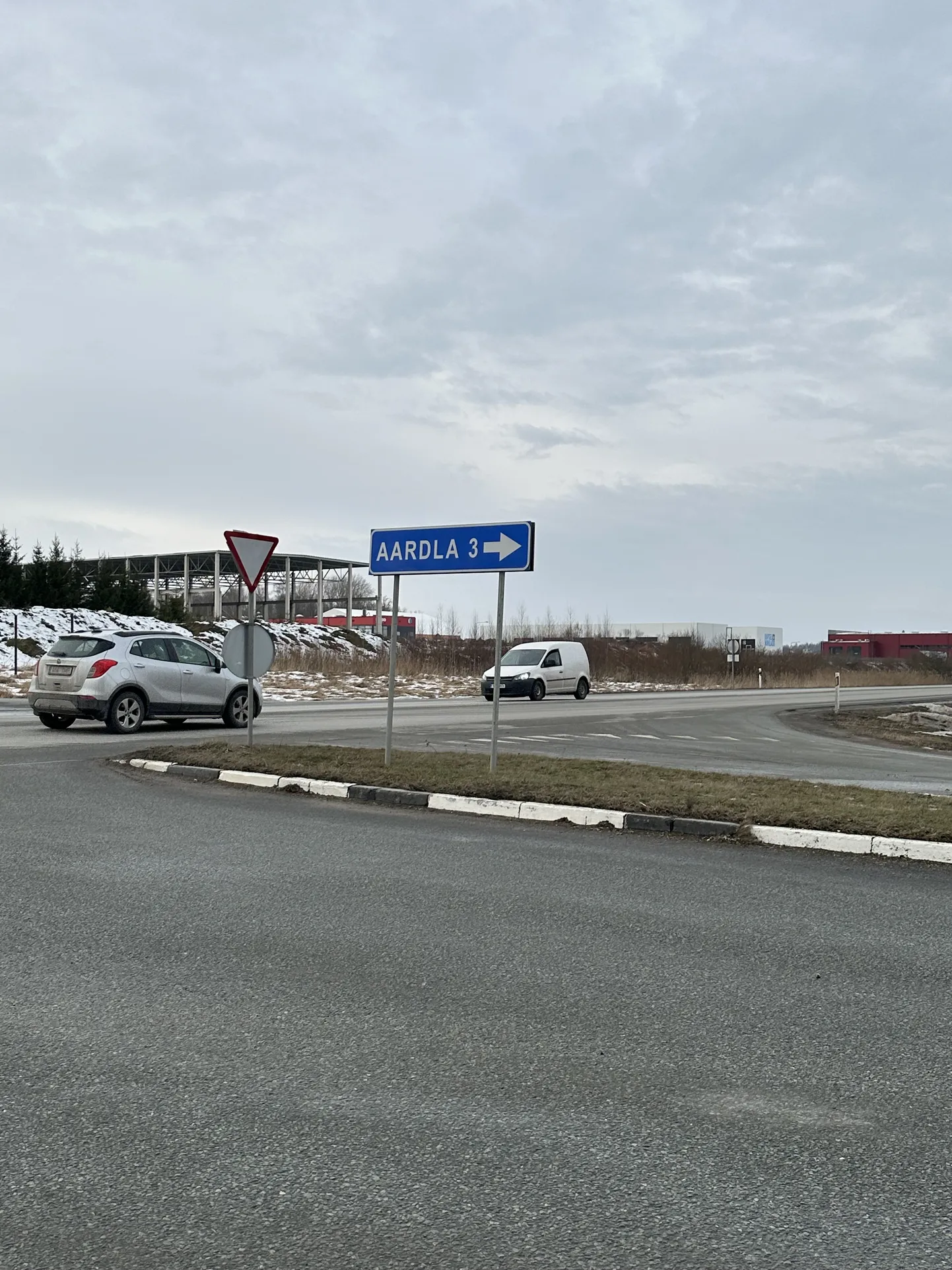 Reola ristmikul juhtub väiksemaid plekimõlkimisi küllalt sageli. Transpordiametil pole aga lähiajal kavas seal muudatusi teha.