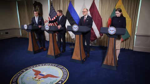 Hegsets Pentagonā uzņem Baltijas valstu aizsardzības ministrus