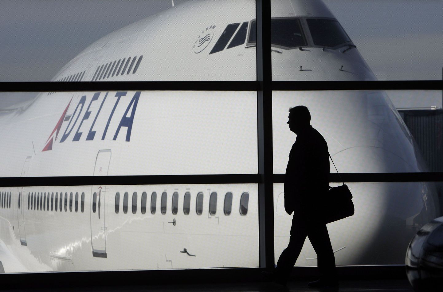 Delta Airlinesi logoga reisilennuk