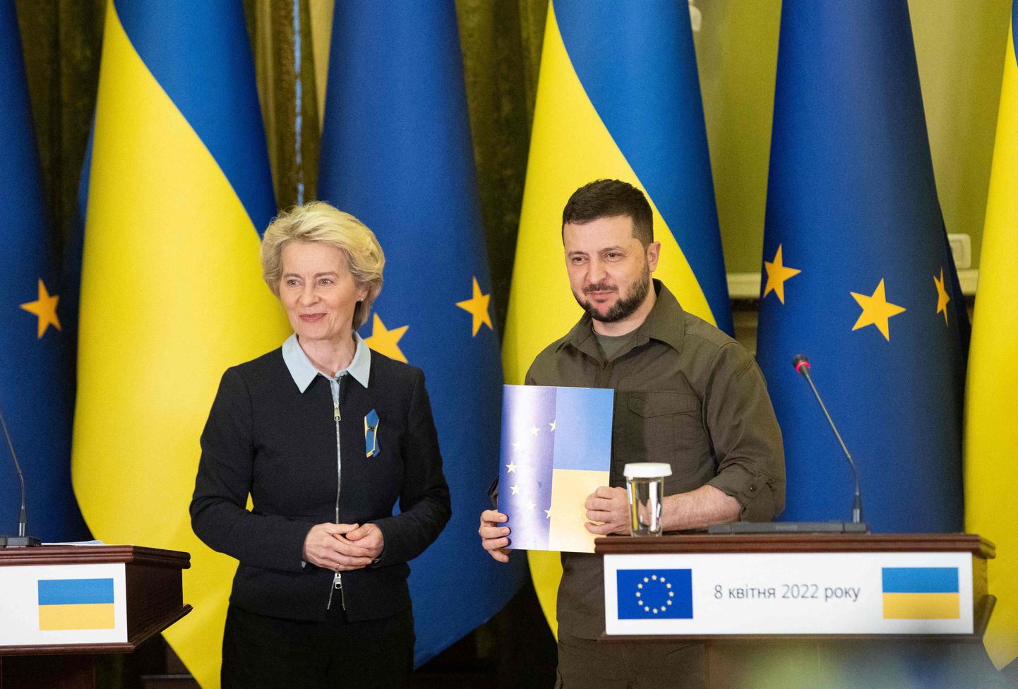 Eiropas Komisijas (EK) prezidente Urzula fon der Leiena un Ukrainas prezidents Volodimirs Zelenskis.