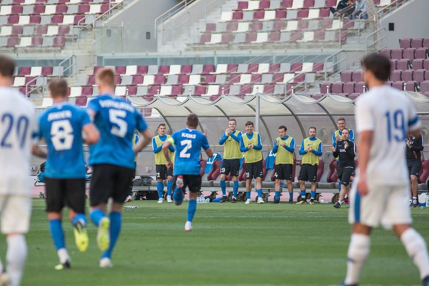 В Катаре сборная Эстонии по футболу выиграла у финнов.