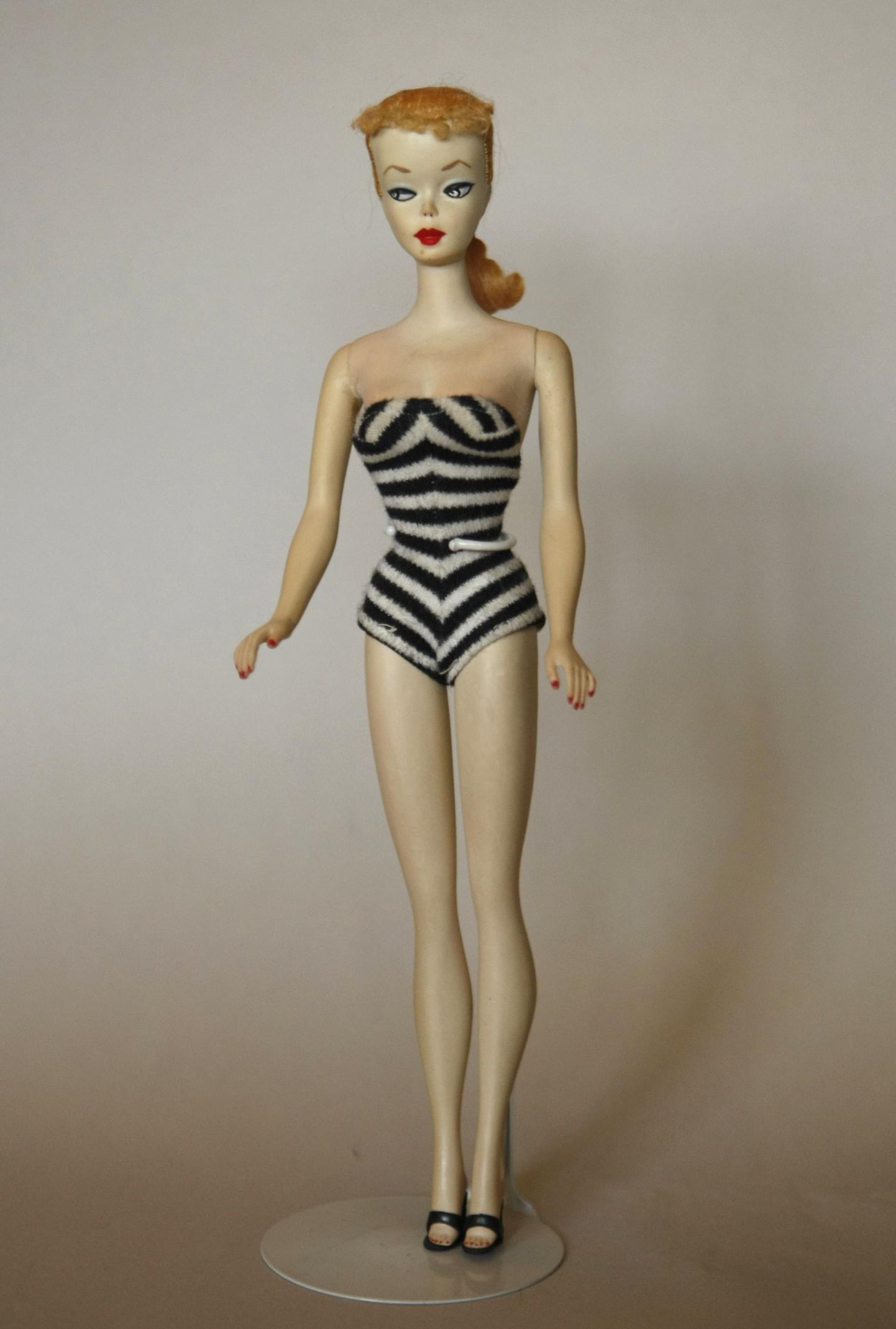 Aegade esimene Barbie 9. märtsist 1959.