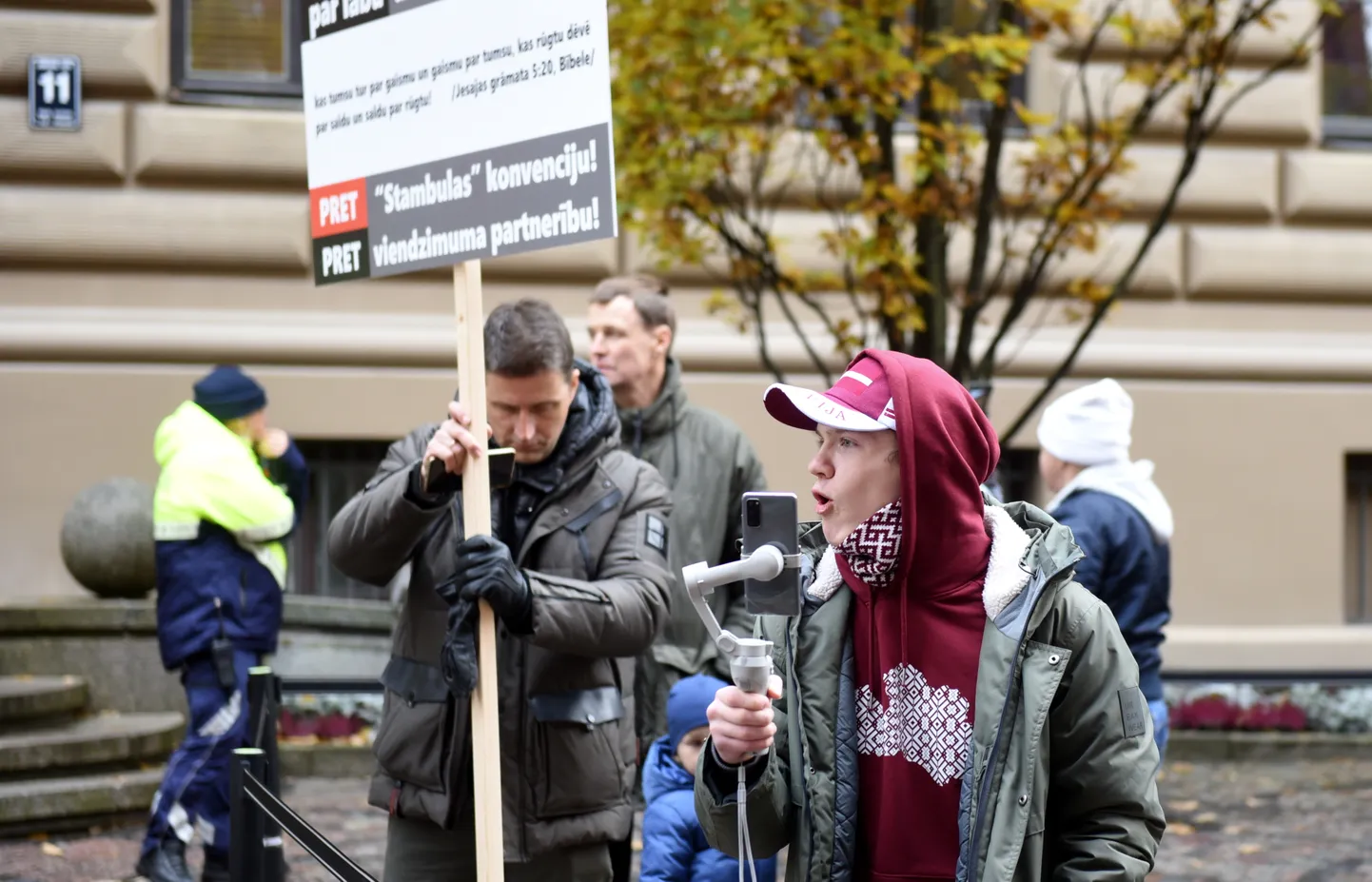 Пикет против ратификации Стамбульской конвенции