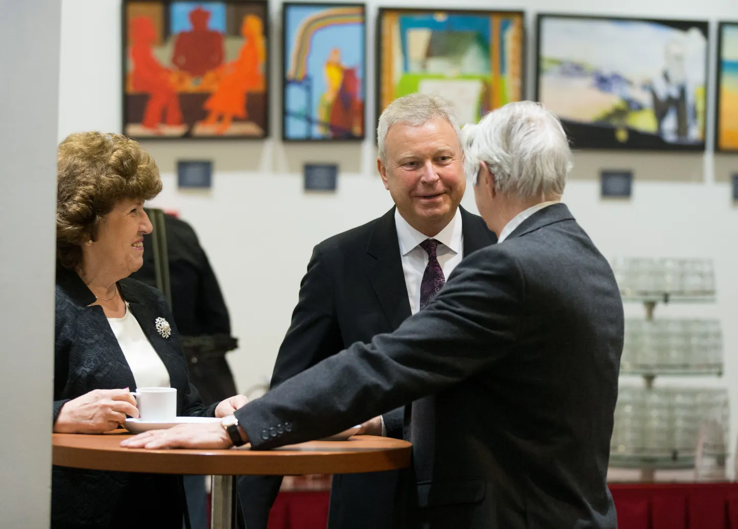Aare Tark (keskel) Postimehe ja advokaadibüroo Tark selleaastasel majanduskonverentsil.
