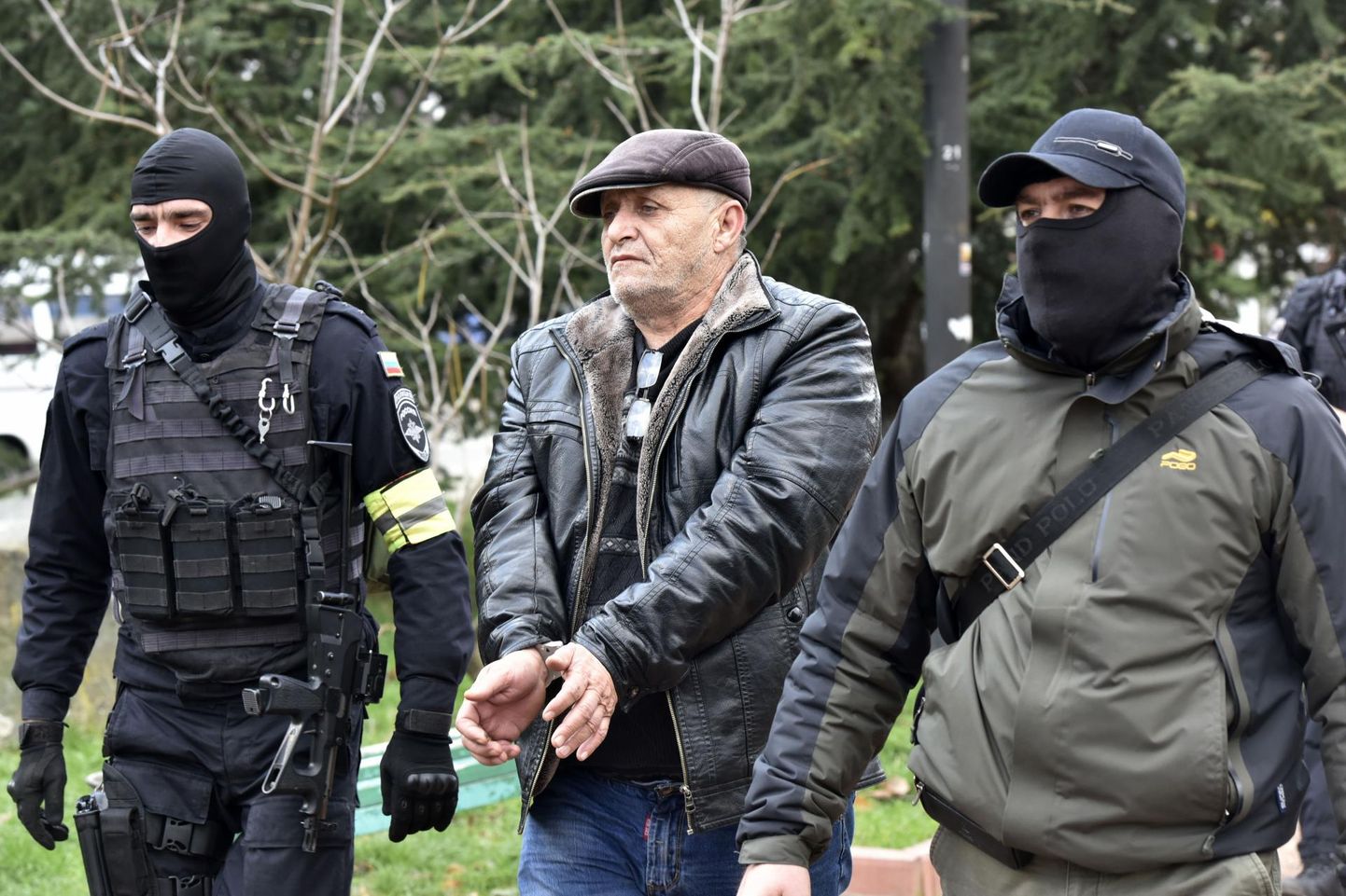 Krimmitatarlaste esinduskogu Medžlis on Venemaal keelatud kui äärmusrühmitus. Vene julgeolekujõudude liikmed vahistatud Medžlise liikmega.