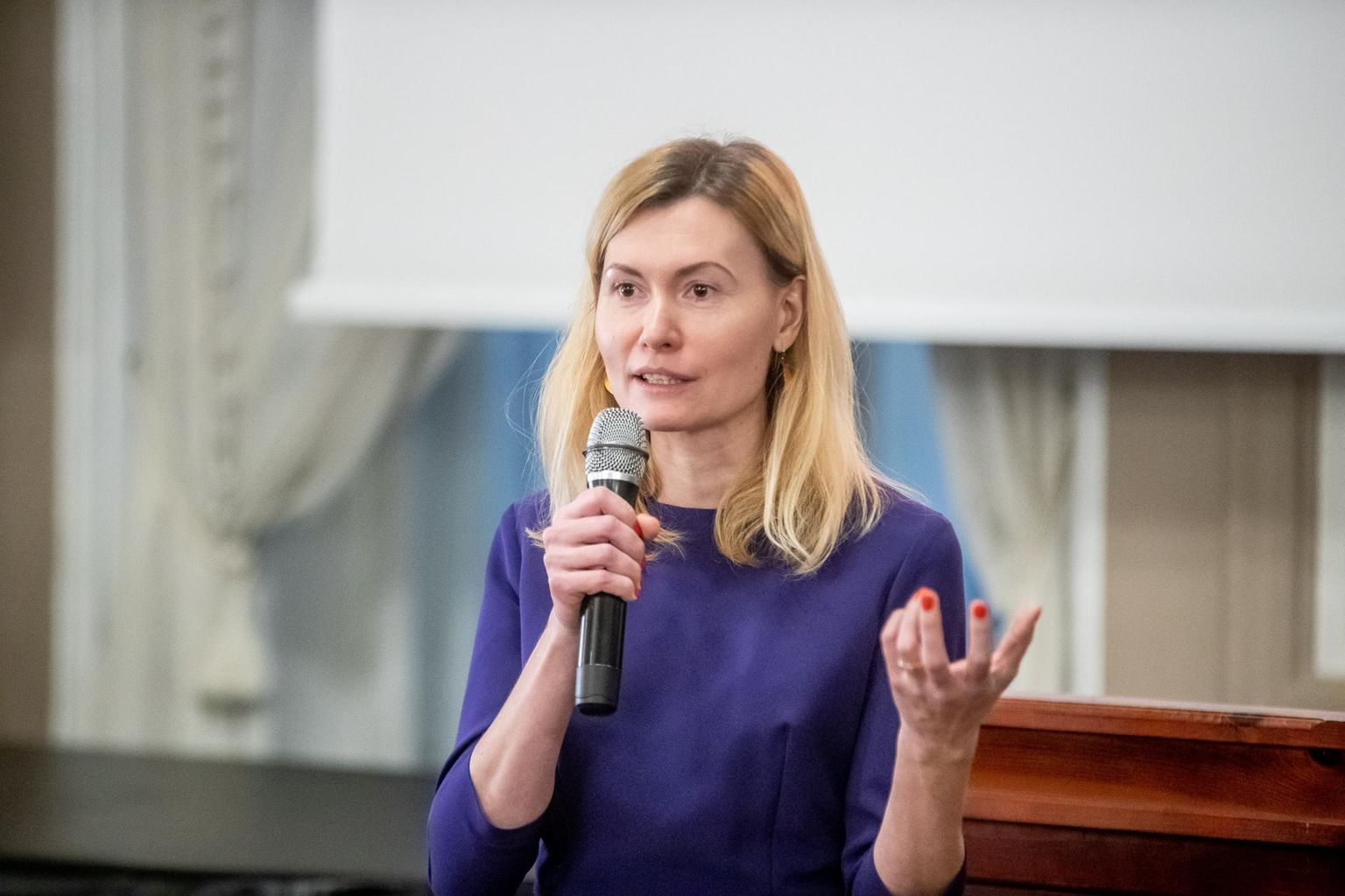 Sotsiaaldemokraatide esimeheks pürgiv Riina Sikkut 6. jaanuaril kandidaatide debatil Tallinnas Õpetajate majas.
