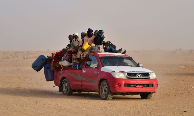 Migrandid Trans-Sahara rändeteel.