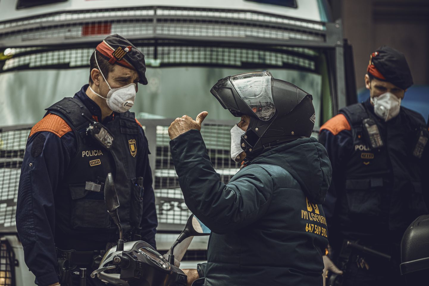 Полиция в Барселоне.