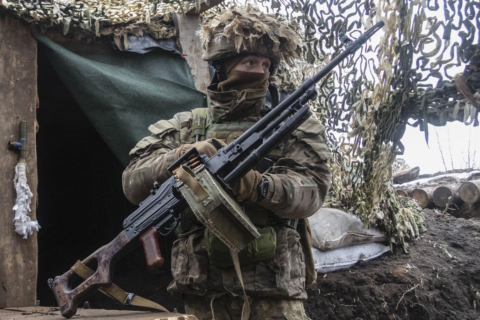 Ukraina sõdur Donetski kontrolljoonel 10. jaanuaril.