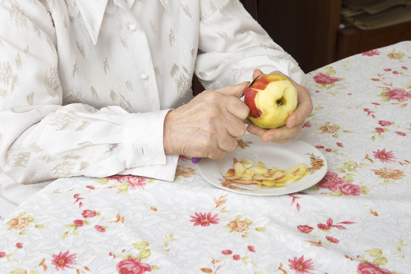 Kodumaise õuna koores sisalduv aitab eemal hoida vähki.