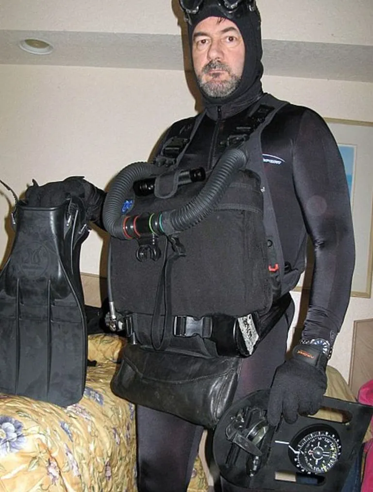 Jean-Pierre Herve Jaubert sukeldumisvarustuses