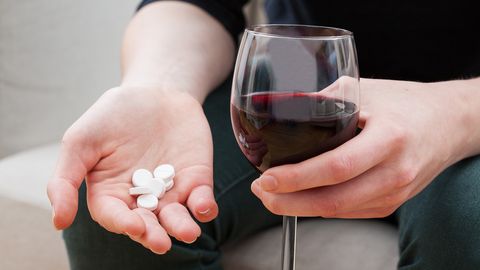 Paratsetamooli ja alkoholi koosmõju võib põhjustada tõsiseid maksakahjustusi