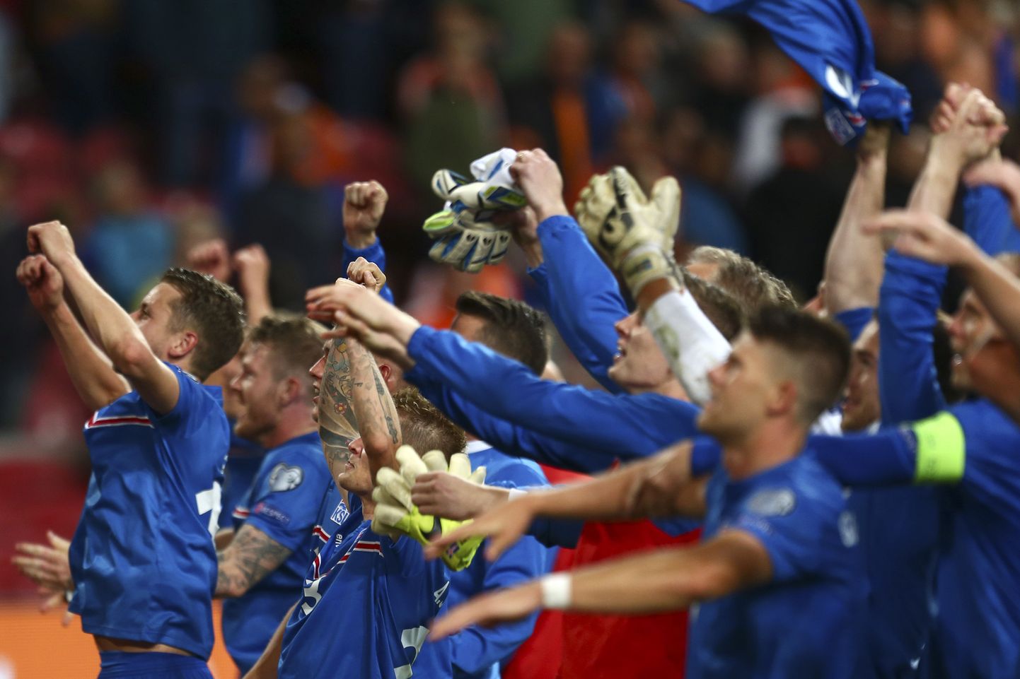 Rõõmsad Islandi jalgpallikoondise liikmed.