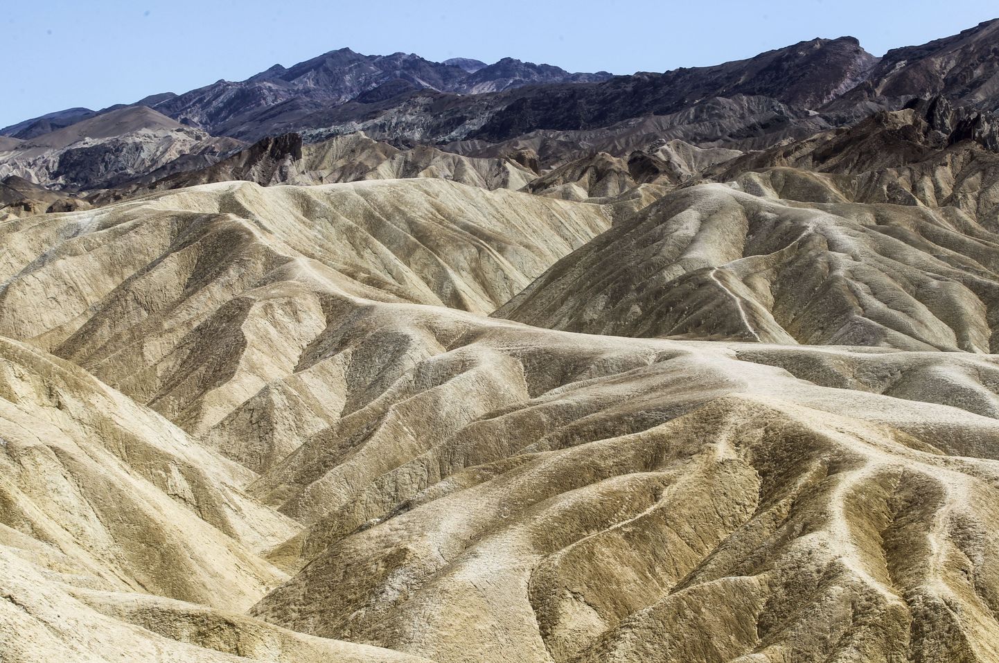 Surmaorgu ümbritsevad mäed