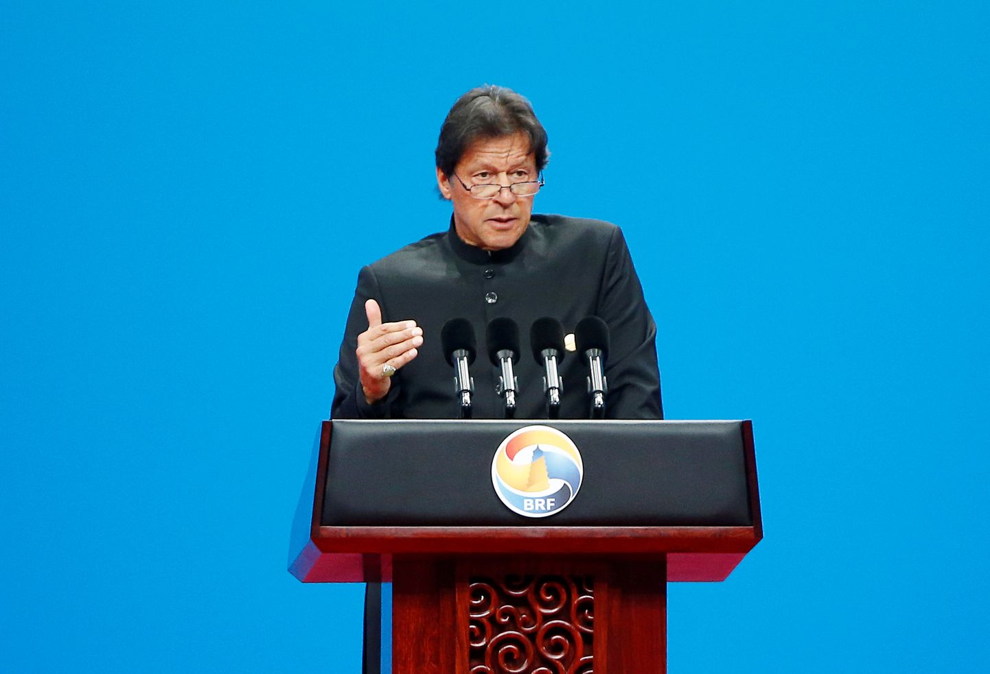 Pakistani peaminister Imran Khan 26. aprillil Pekingis Hiina taristualgatuse "Üks vöönd, üks tee" tippkohtumisel kõnet pidamas.