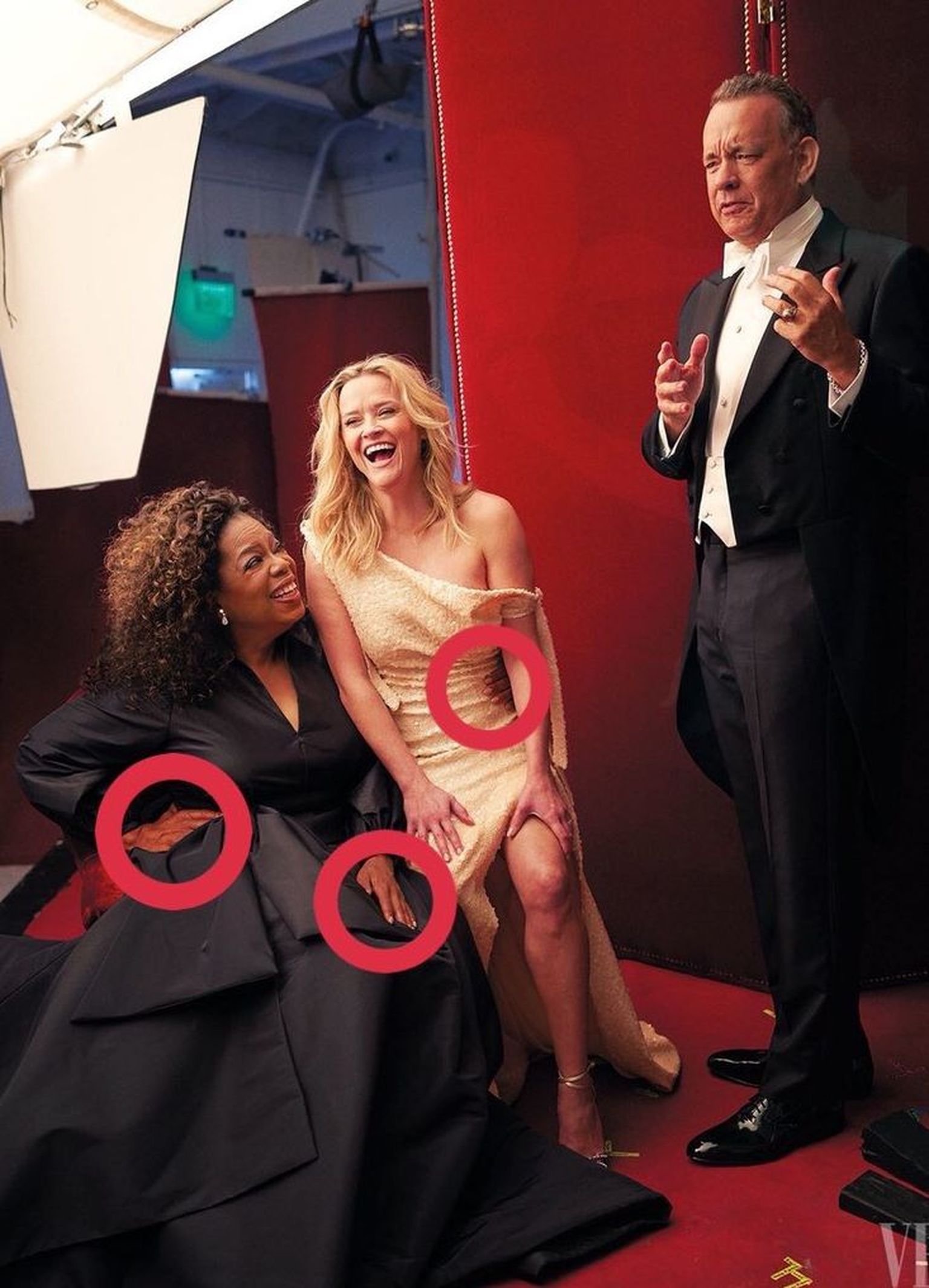Oprah, Reese Witherspoon ja Tom Hanks Vanity Fairi fotol. Kas Oprah'l on kolm kätt?