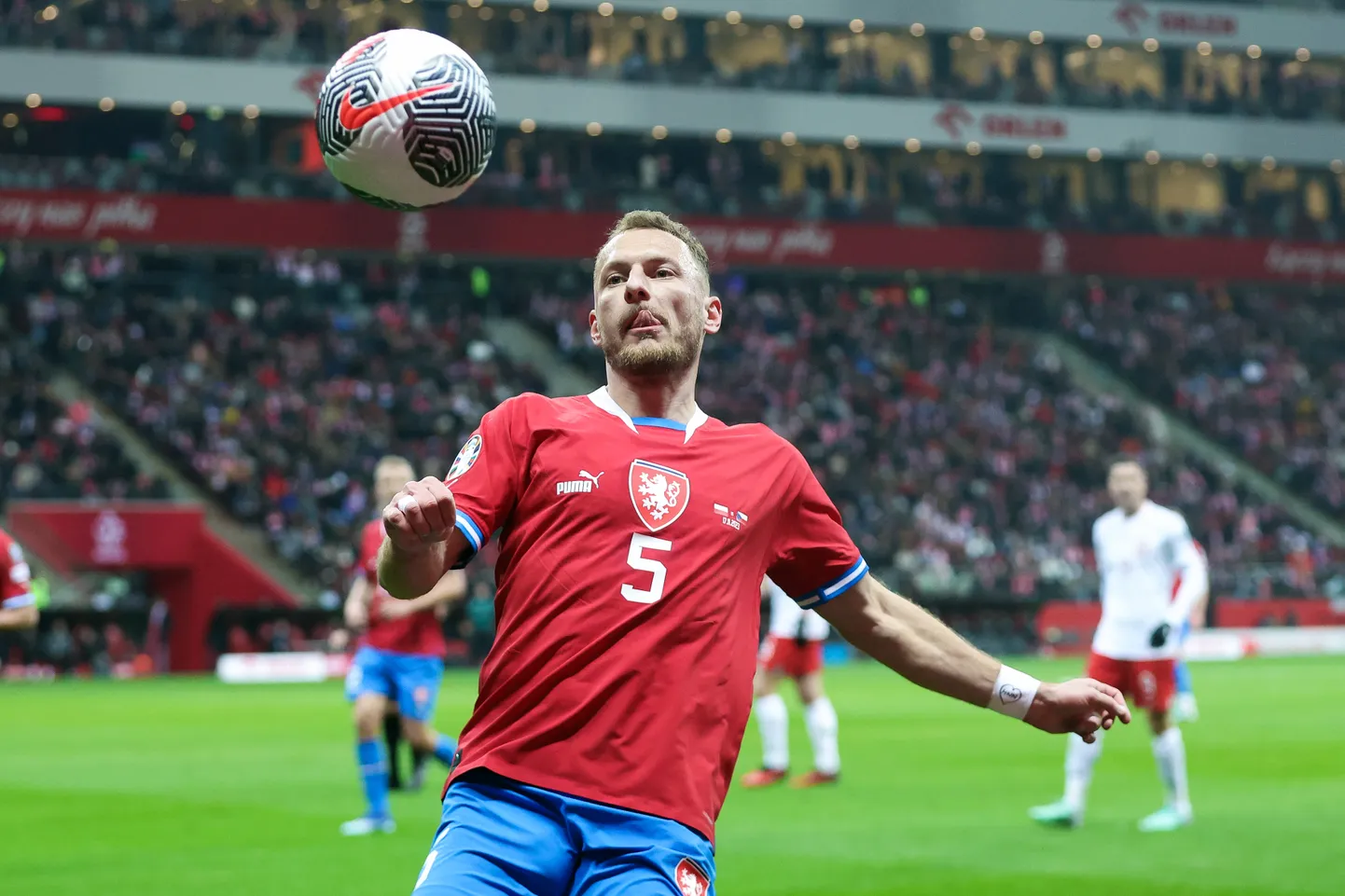 Klubijalgpalli West Hamis mängiv Vladimir Coufal on Tšehhi koondise võtmemängijaid.