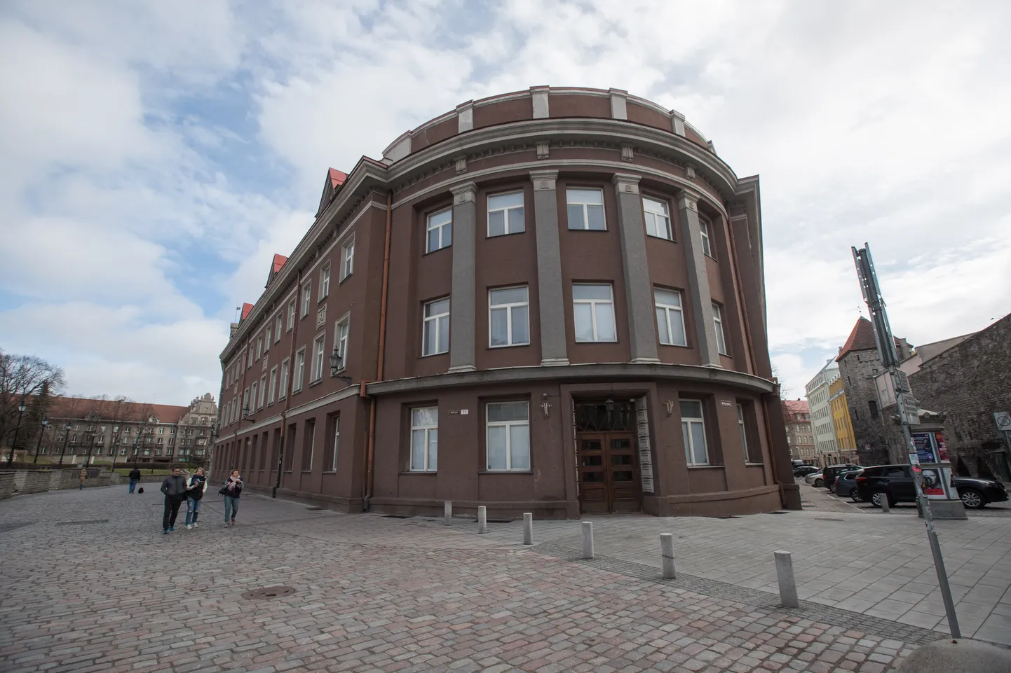 Vana majandus- ja kommunikatsiooniministeeriumi hoone Harju tänaval.