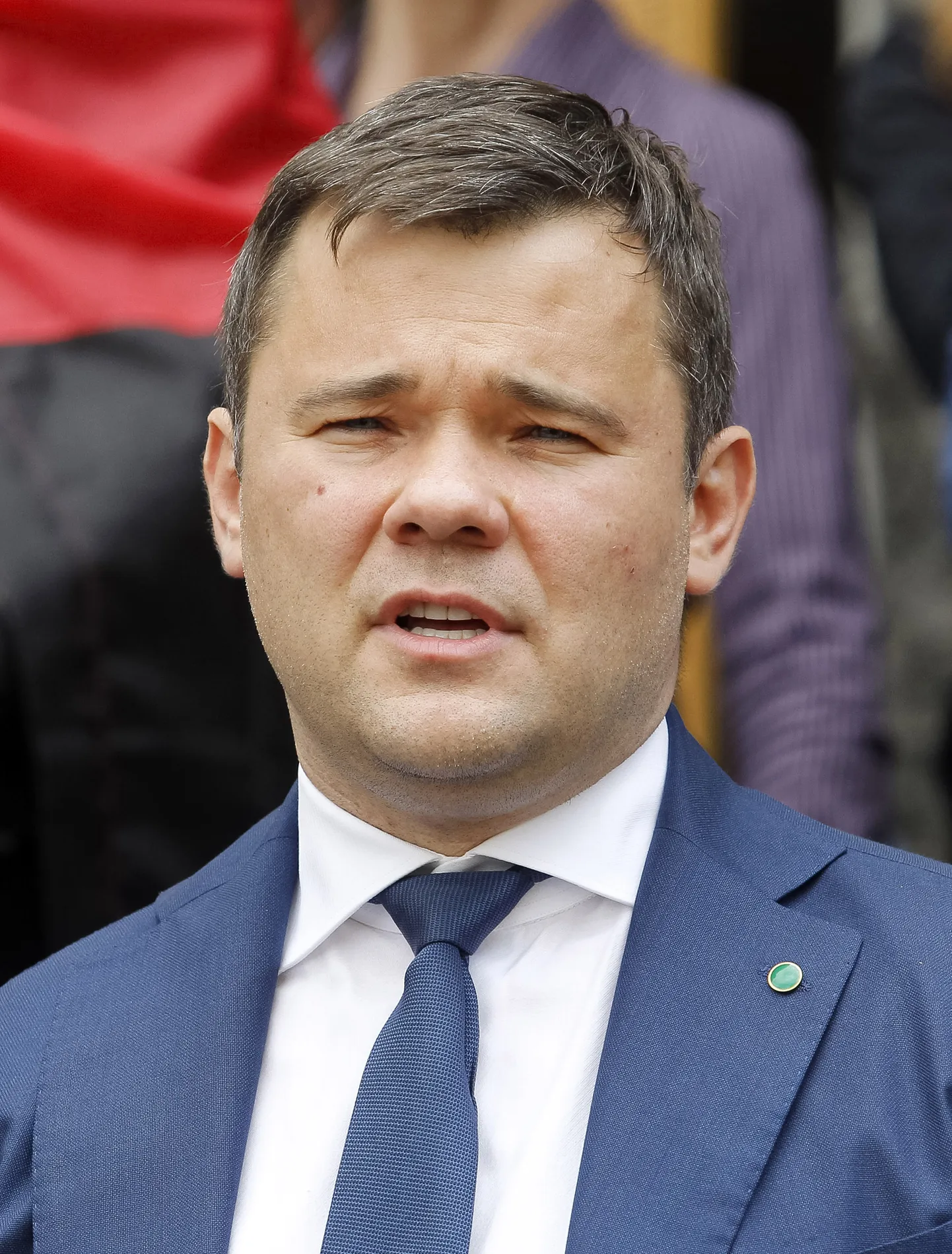 Ukraina presidendi Volodõmõr Zelenskõi kabinetiülem Andrõi Bohdan teisipäeval Kiievis presidendiadministratsiooni hoone ees pressikonverentsi andmas.