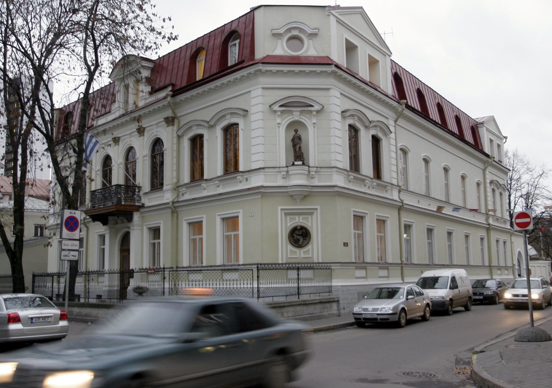 Здание Таллиннского горсобрания.