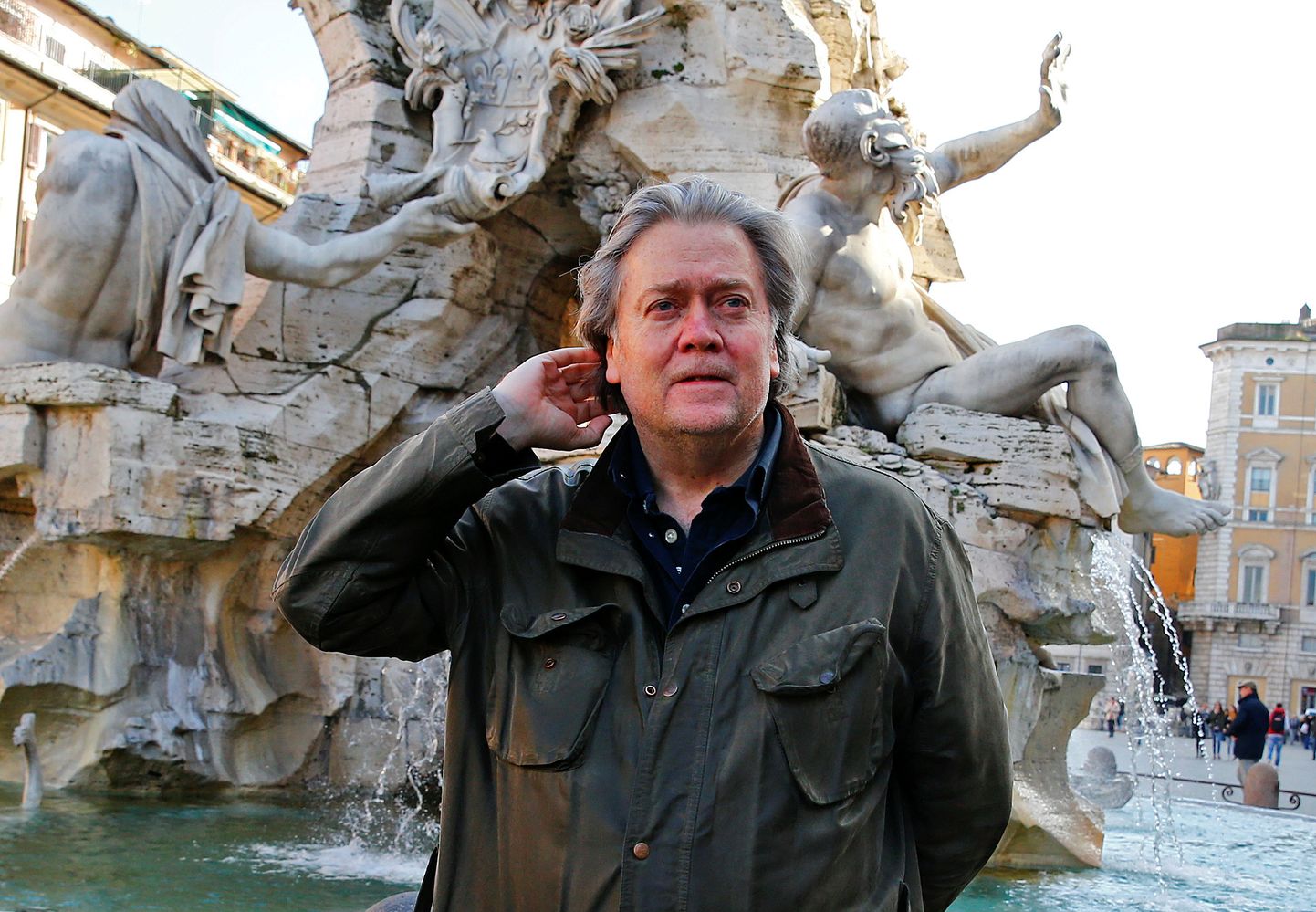 Steve Bannon reedel Roomas.
