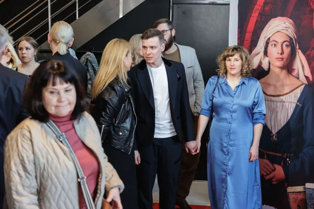 FOTOD Äsja lapsevanemateks saanud Saara Nüganen ja Ott Raidmets särasid ...