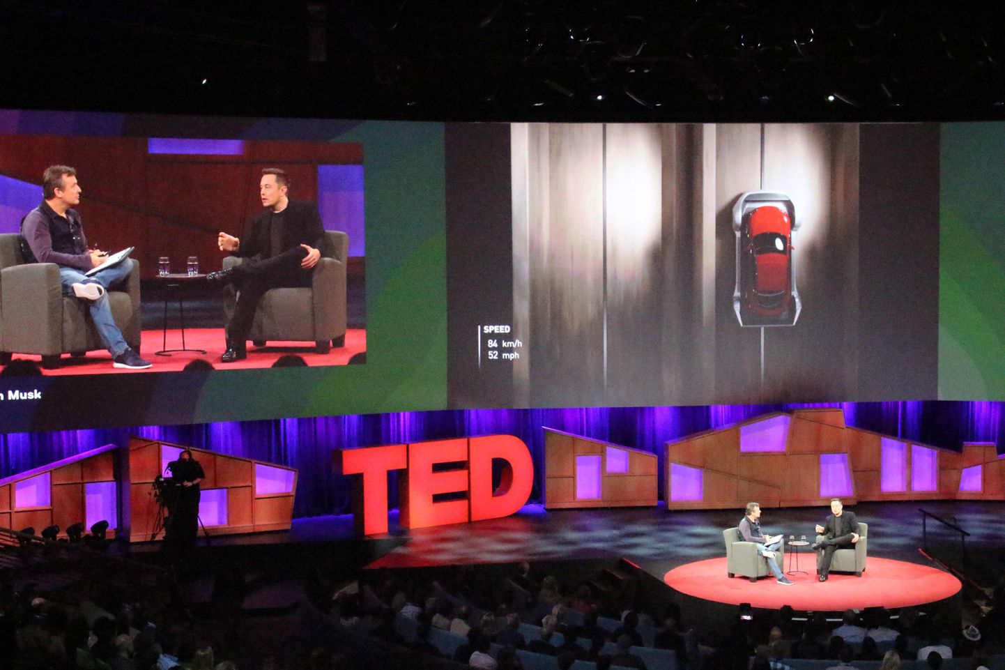 TED konverentsi kuraator Chris Anderson rääkimas Elon Muskiga.