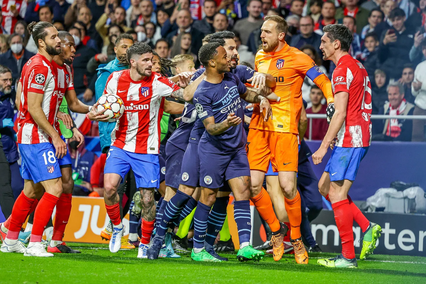 Madridi Atletico ja Manchester City mehed põrkusid kohtumise jooksul üpris palju kokku.