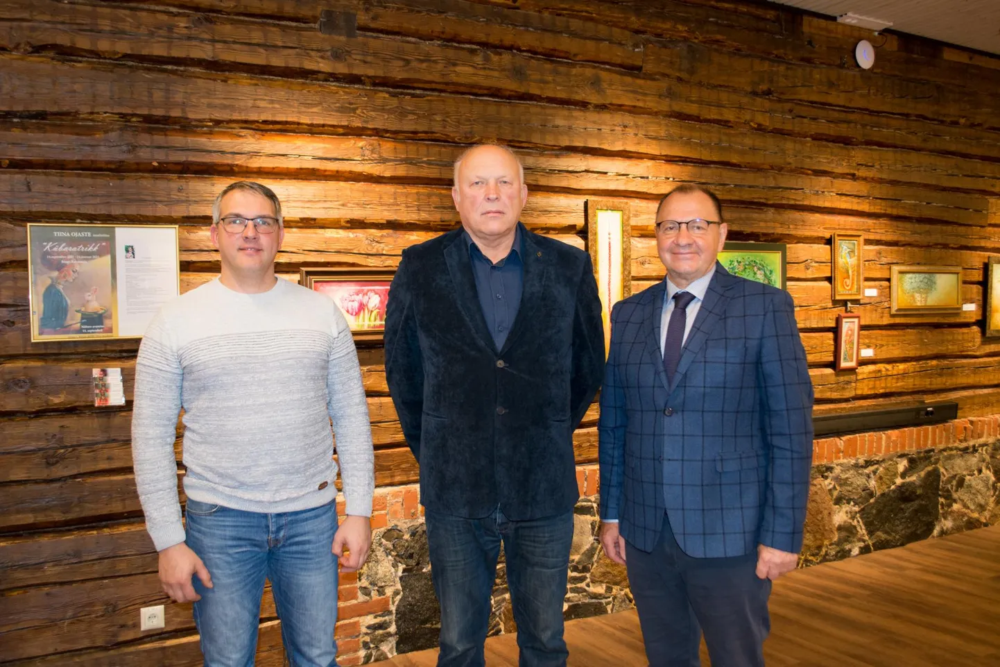 Rõuge vallavolikogu juhid on valitud: esimeheks sai Mati Kuklane (keskel), esimeseks aseesimeheks Rein Loik (paremal), teiseks aseesimeheks Aigar Kalk.
