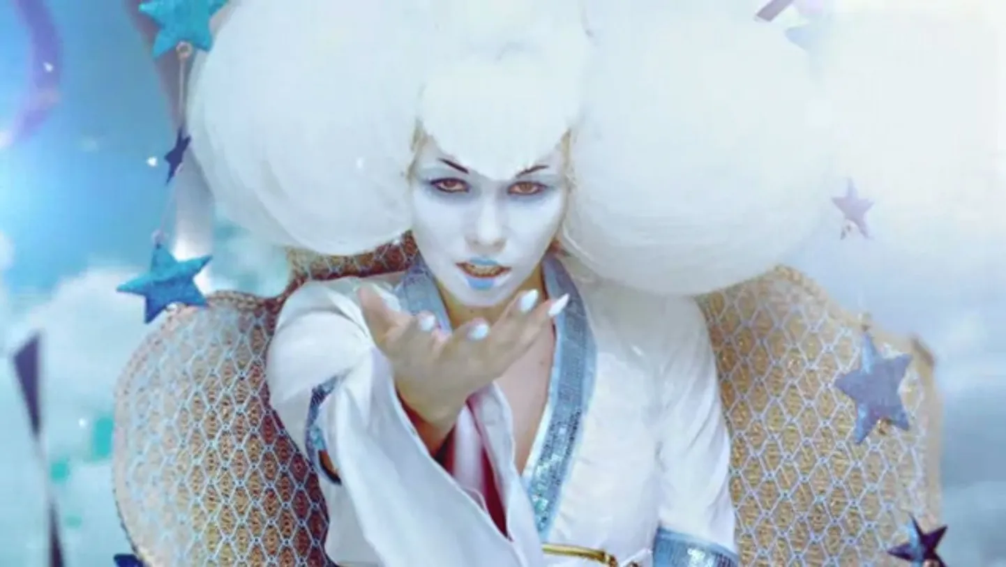 Kaader Kerli uuest muusikavideost «Zero Garvity»