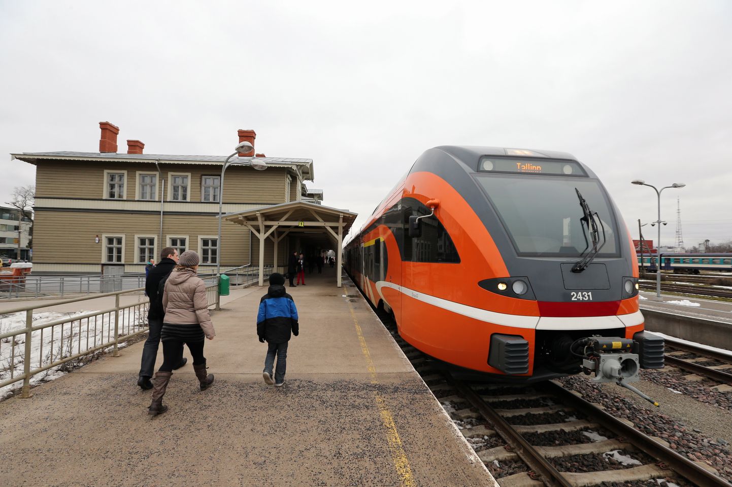Alates 10. detsembrist on paranenud Valgamaa inimeste rongiühendus nii Tartu kui Tallinnaga.
