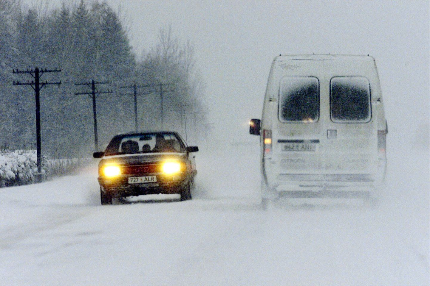 Bussijuhid soovitavad talvel liikluses tähelepanelikud olla.