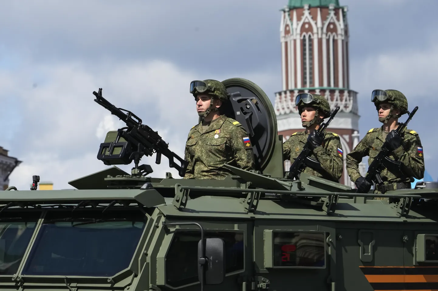 Vene sõdurid võidupäeva paraadil. Foto on illustratiivne.