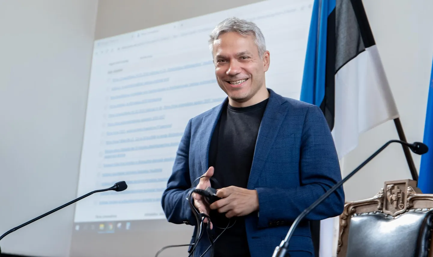 Ametlikult kutsub volikogu istungi kokku volikogu esimees, kes on praegu Andrei Korobeinik.