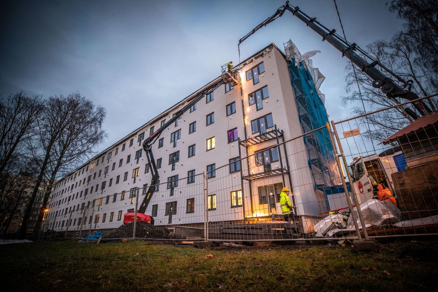 Eesti pikaajalises rekonstureerimisstrateegias on eesmärgina kirjas, et kõik enne 2000. aastat ehitatud hooned tuleks järgmise 30 aasta jooksul viia C-klassi tasemele.  FOTO: Madis Veltman