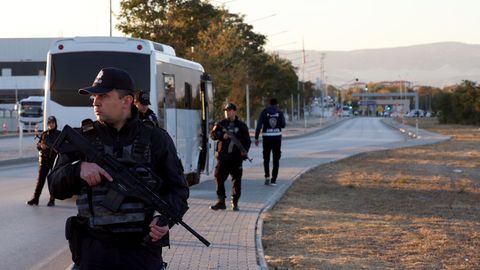 Türgi pidas NATO tippkohtumise eel kinni üle 200 inimese