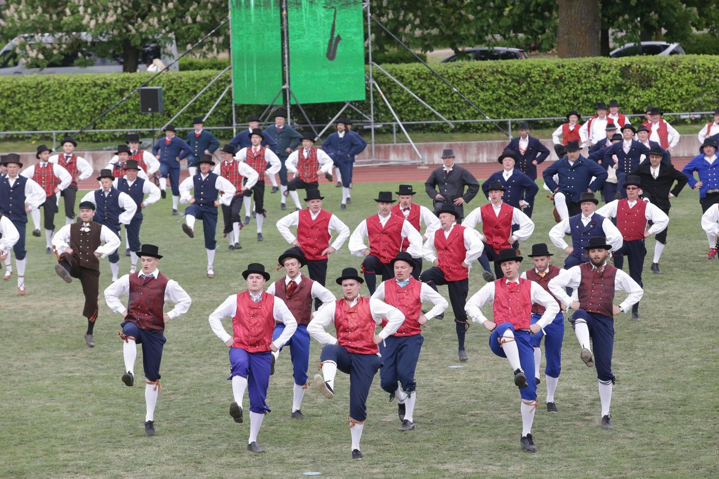 Meeste tantsupidu toimub traditsiooniliselt Rakveres.
