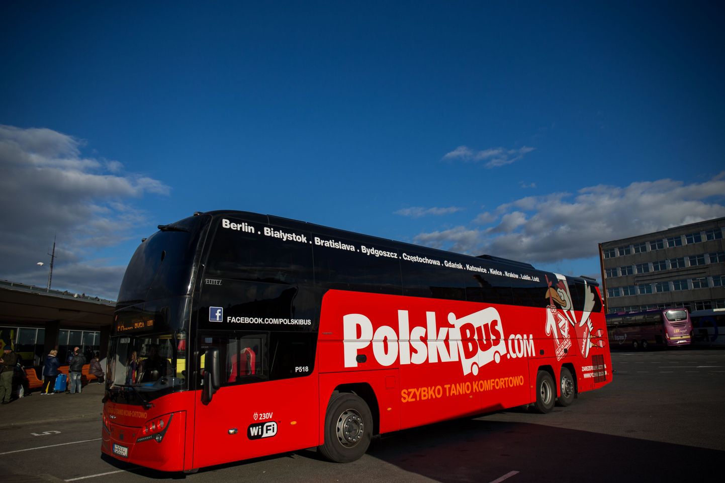Pildil Superbus Tallinna bussijaamas.
