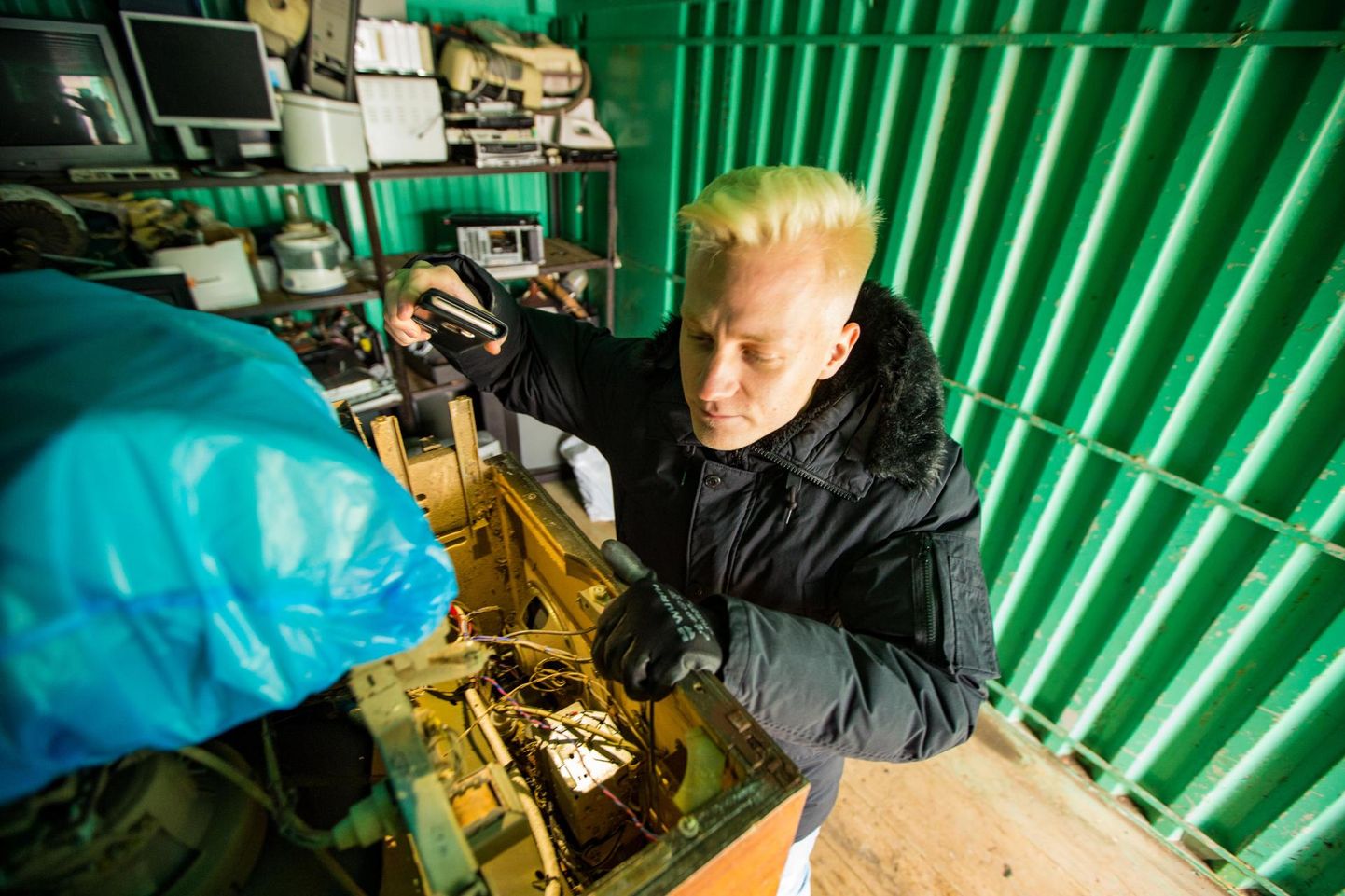 Eesti Keskkonnateenused AS sai endale Kunda jäätmejaama haldamise kohustuse. Viru-Nigula valla keskkonnaspetsialist Heiko Källo rääkis, et jäätmejaam hakkab olema avatud kolm päeva nädalas.