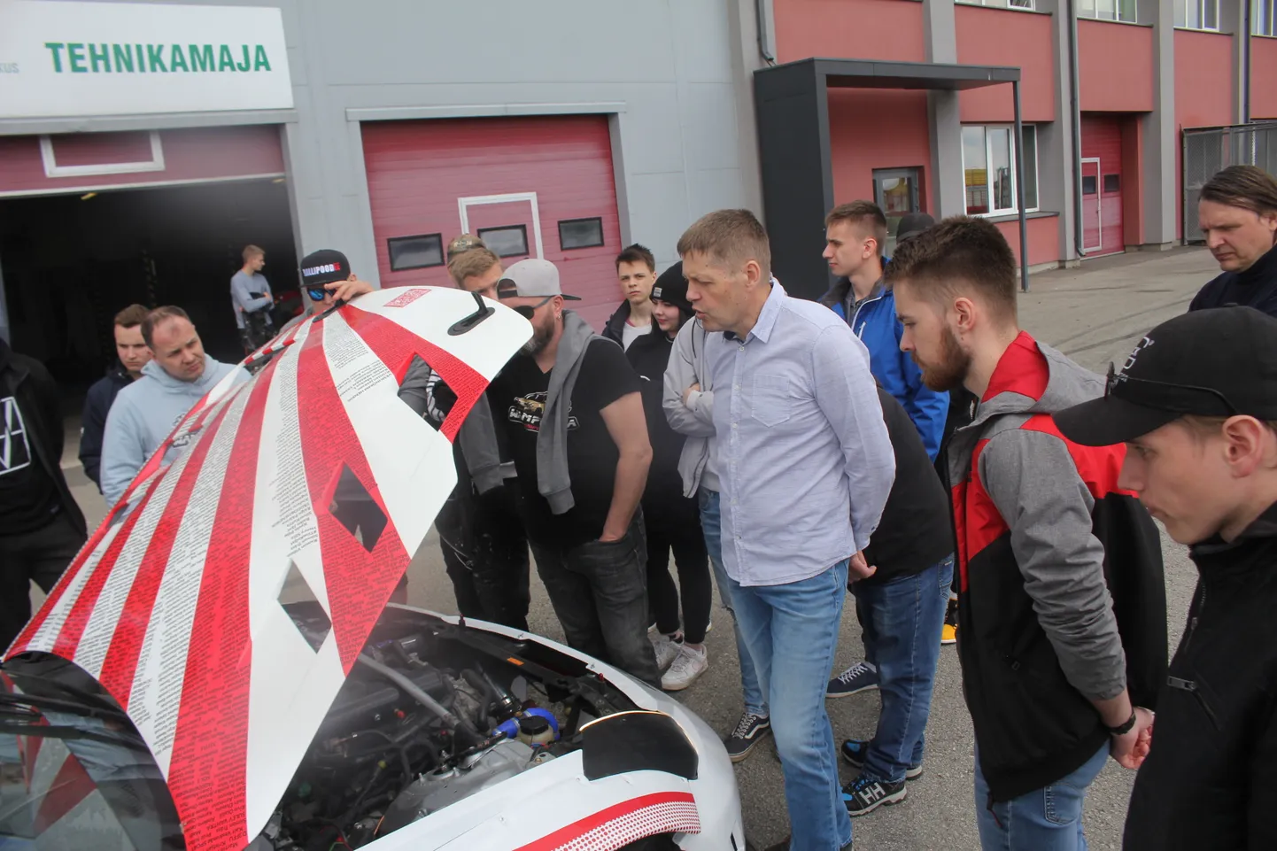 Autoeriala promovideo filmimine JKHK-s.