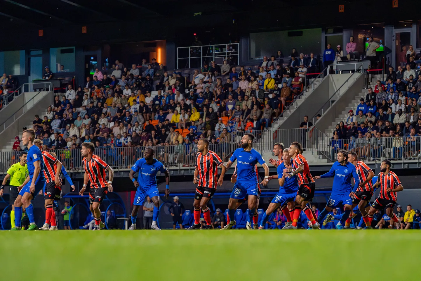 RFS un APOEL futbolisti