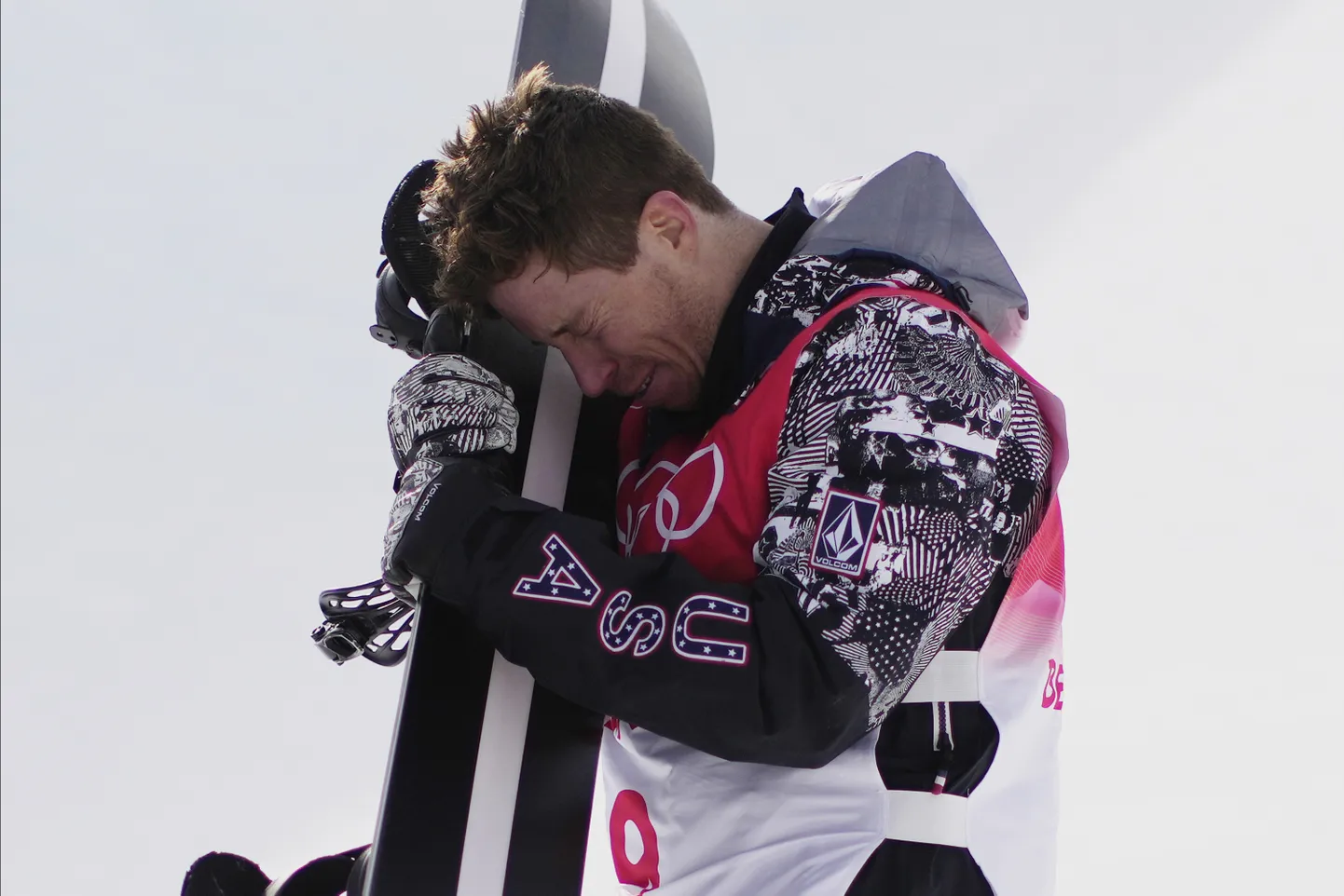 Shaun White võitlemas pisaratega.