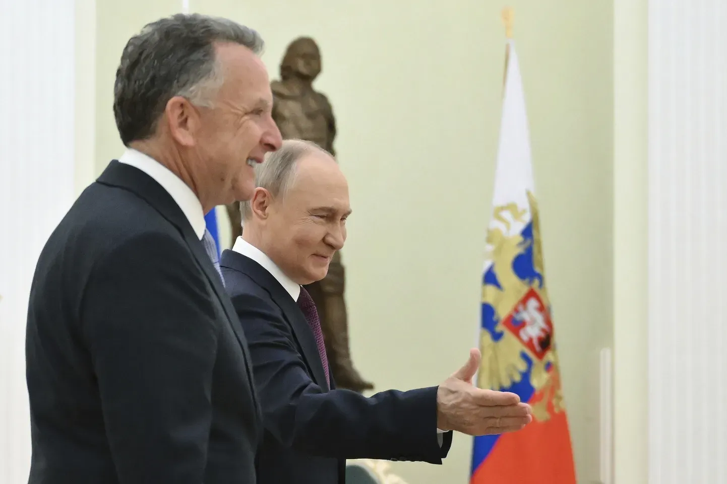 Стив Уиткофф и Владимир Путин.
