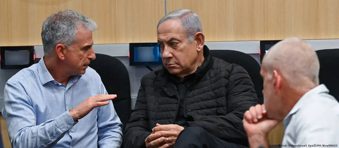 Глава израильской службы внешней разведки "Моссад" Давид Барнеа и премьер-министр Биньямин Нетаньях