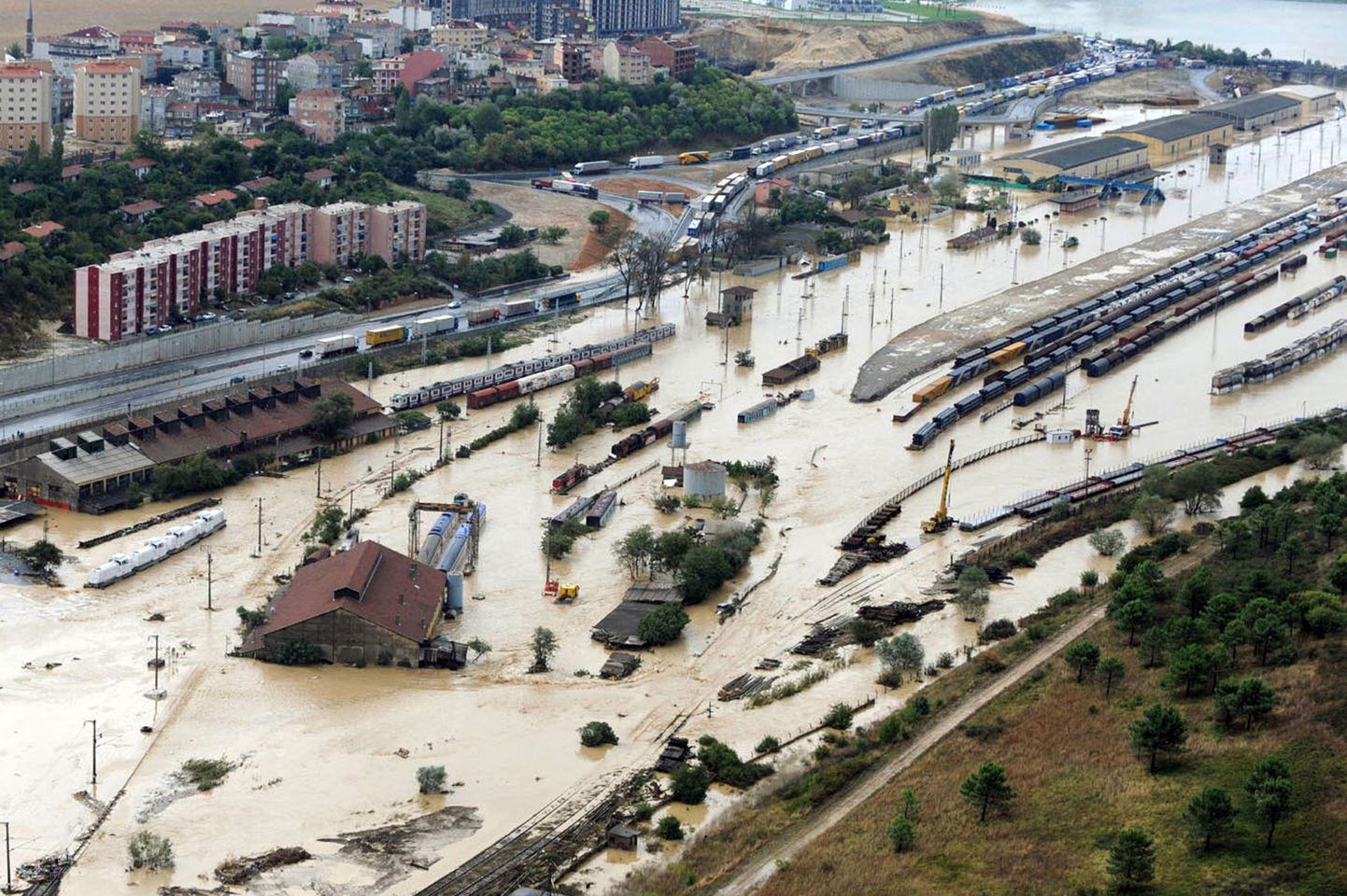 Türgi suurimat linna Istanbuli ja Tekirdagi provintsi tabanud üleujutused.
