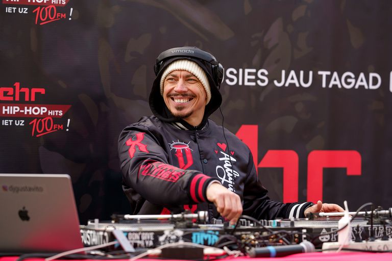 DJ Gustavito. 