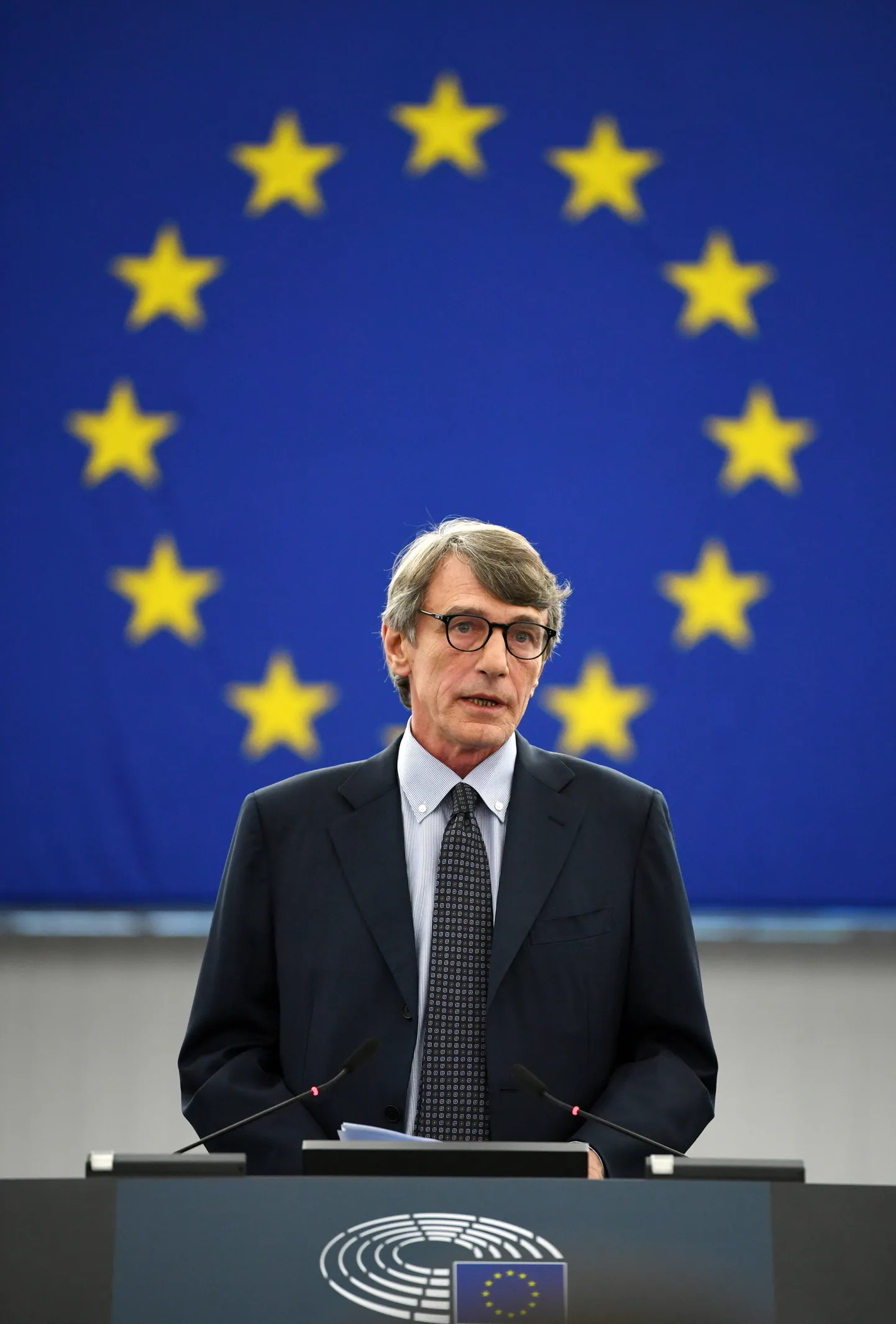 Euroopa Parlamendi presidendil David Sassolil tuleb üleskutsele reageerida.